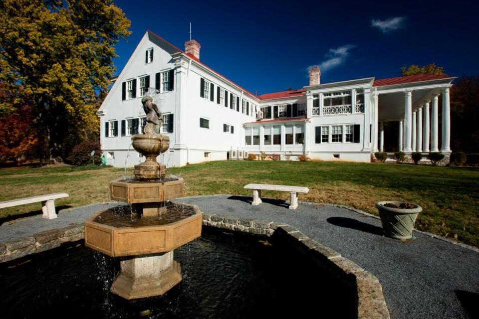 Historic Rosemont Manor Hotel Berryville ภายนอก รูปภาพ