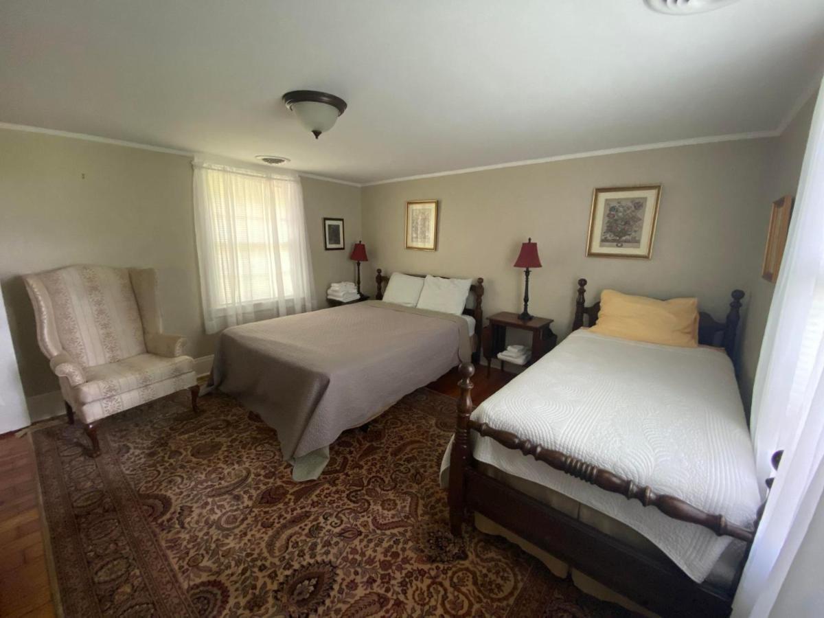 Historic Rosemont Manor Hotel Berryville ภายนอก รูปภาพ