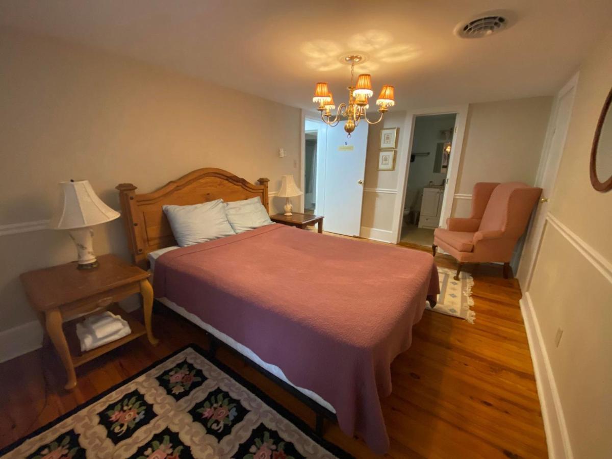 Historic Rosemont Manor Hotel Berryville ภายนอก รูปภาพ
